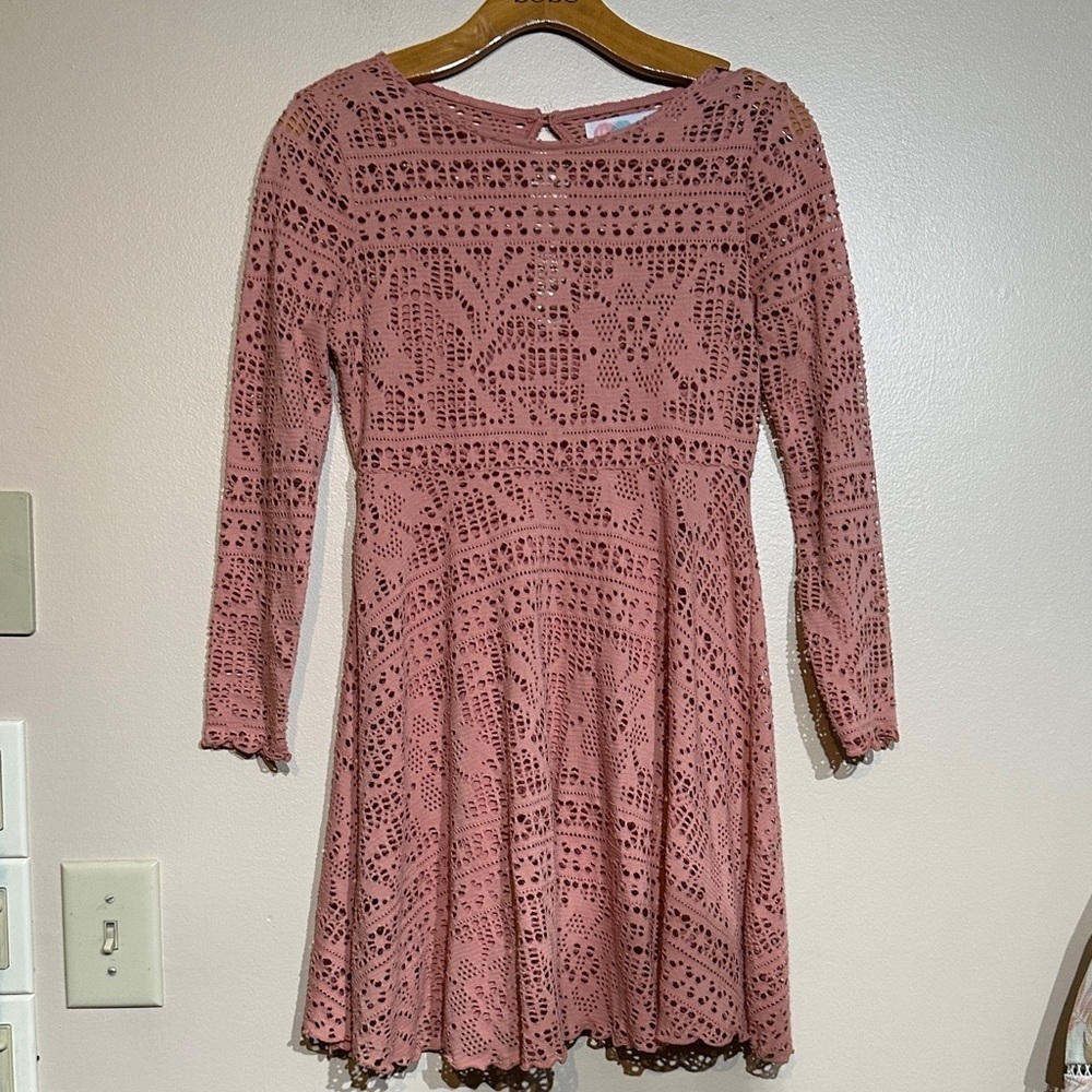 Chic Mauve Lace Long Sleeve Dress